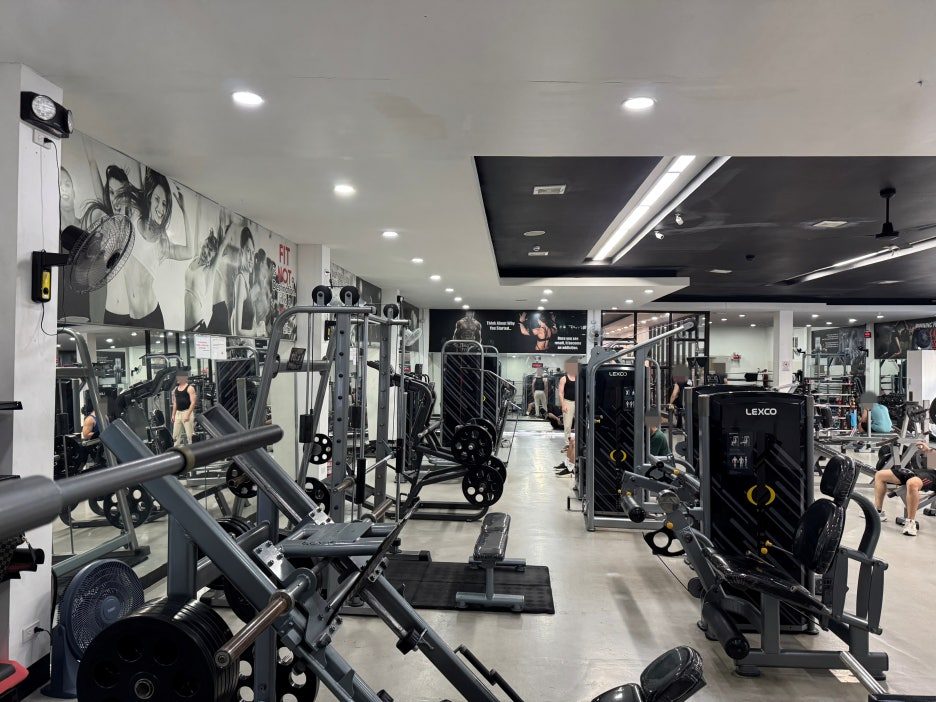 런닝맨 헬스장 (Running Man Gym)